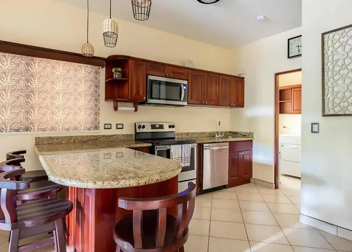 Apartment The Oaks Pool Front Fast Wifi *