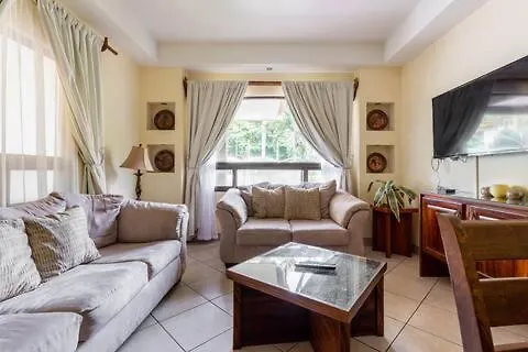 Apartment The Oaks Pool Front Fast Wifi *