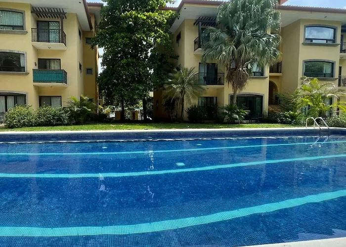 Apartment The Oaks Pool Front Fast Wifi