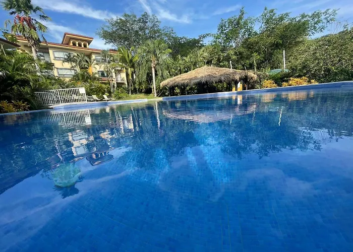 The Oaks Pool Front Fast Wifi Apartment