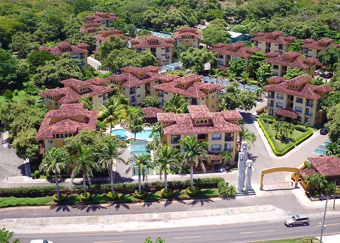 The Oaks Pool Front Fast Wifi Apartment *