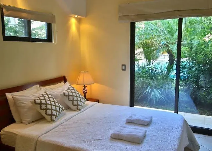 The Oaks Pool Front Fast Wifi Apartment