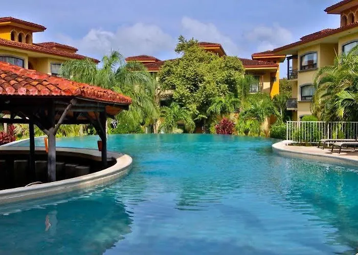 Apartment The Oaks Pool Front Fast Wifi